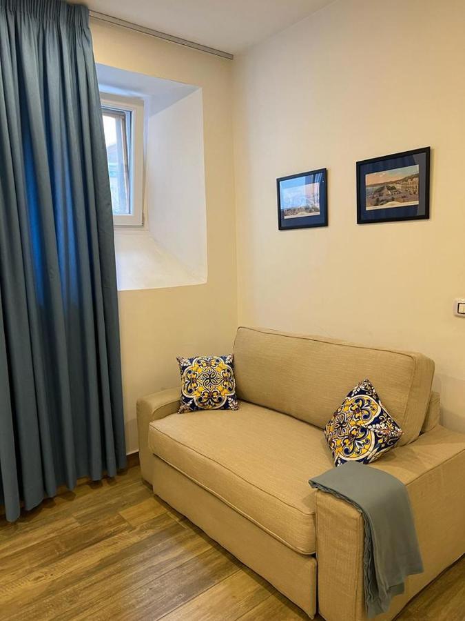 Casa Gaia A Due Passi Dal Duomo * Napoli